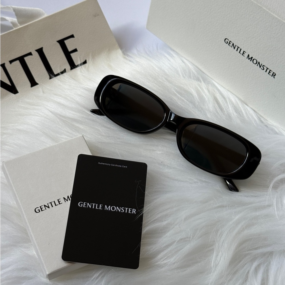 Gentle Monster Sunglasses Black Dust Musk NEW in brand box